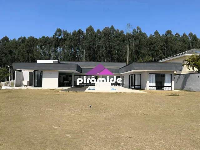 Casa com 1500m² 3 quartos e 4 banheiros, à venda, no bairro Vilagio Paraibuna em Paraibuna