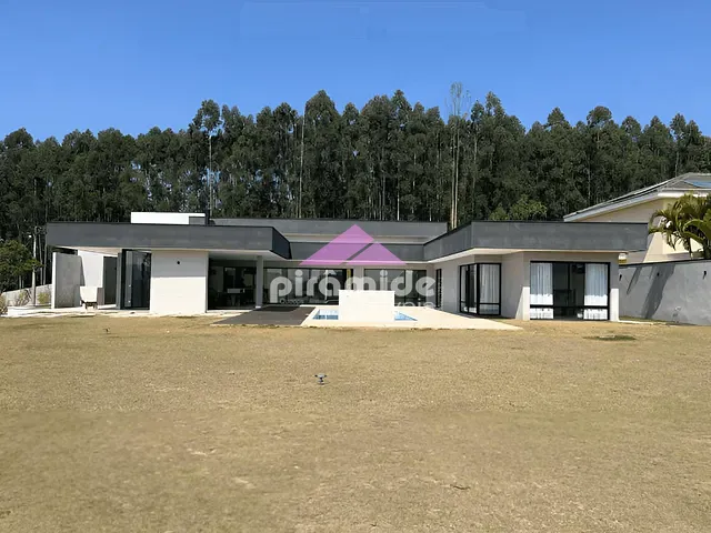 Casa com 1500m² 3 quartos e 4 banheiros, à venda, no bairro Vilagio Paraibuna em Paraibuna