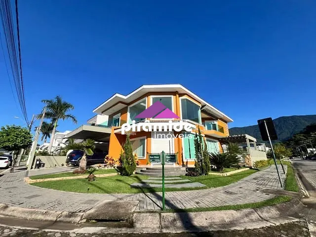 Casa com 400m² 4 quartos e 2 banheiros, à venda, no bairro Massaguacu em Caraguatatuba