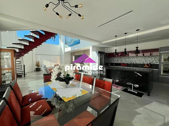 Casa com 400m² 4 quartos e 2 banheiros, à venda, no bairro Massaguacu em Caraguatatuba