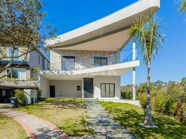 Casa com 560m² 4 quartos e 6 banheiros, à venda, no bairro Cidade Tamboré em Santana de Parnaíba