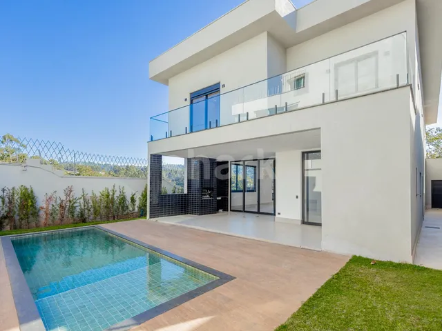 Casa com 560m² 4 quartos e 6 banheiros, à venda, no bairro Cidade Tamboré em Santana de Parnaíba