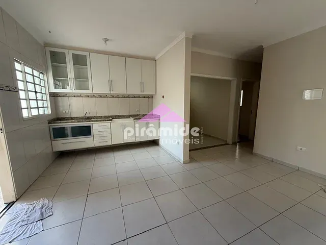 Casa com 125m² 2 quartos e 1 banheiro, à venda, no bairro Residencial Santa Paula em Jacareí