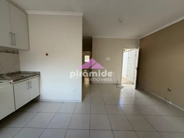 Casa com 125m² 2 quartos e 1 banheiro, à venda, no bairro Residencial Santa Paula em Jacareí
