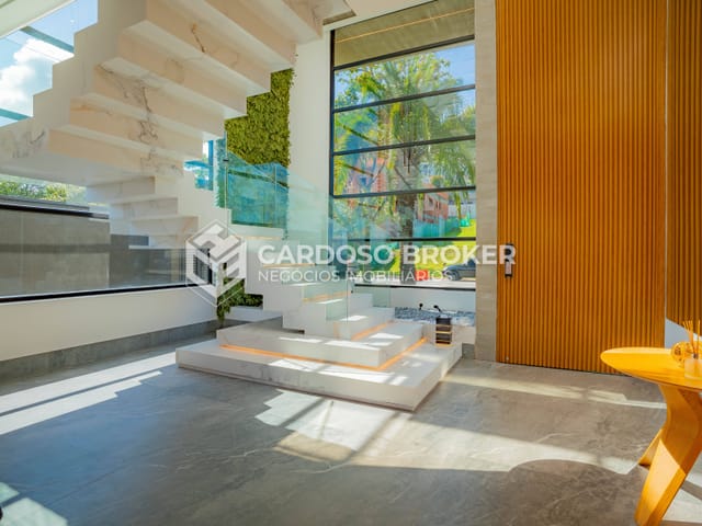 Casa com 490m² 2 quartos e 5 banheiros, à venda, no bairro Alphaville em Santana de Parnaíba