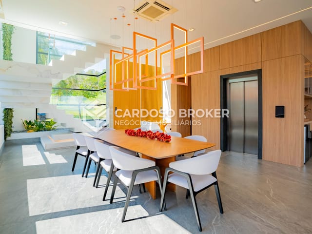Casa com 490m² 2 quartos e 5 banheiros, à venda, no bairro Alphaville em Santana de Parnaíba