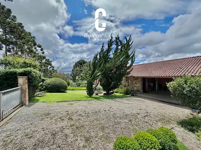Casa com 2526m² 4 quartos e 6 banheiros, à venda, no bairro Vila Simonsen em Campos do Jordão