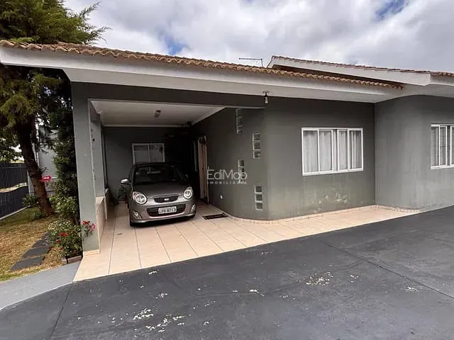 Casa com 250m² 3 quartos e 2 banheiros, à venda, no bairro Centro em Cascavel
