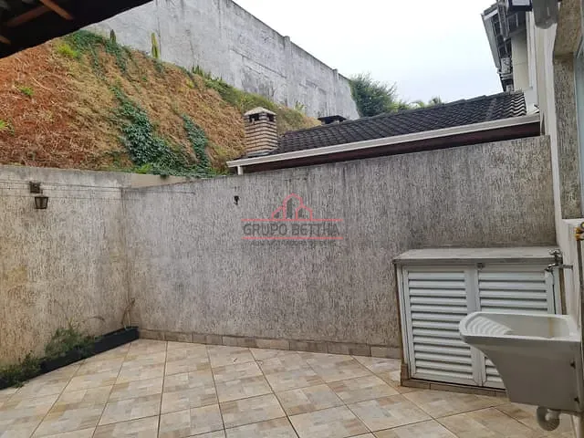 Casa 3 quartos e 2 banheiros, à venda, no bairro Jardim Regina Alice em Barueri