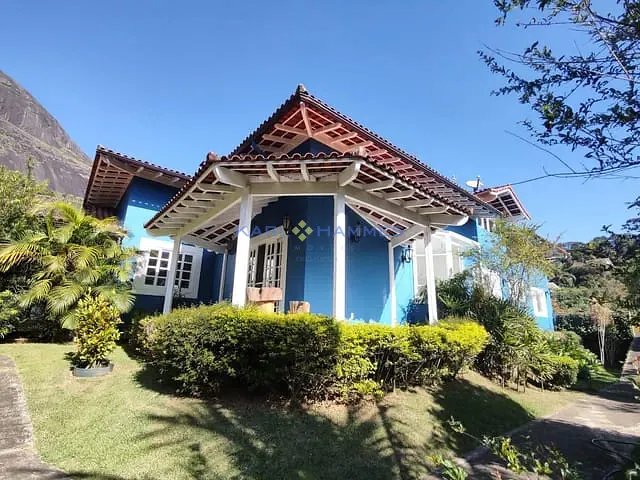 Casa com 2245m² 5 quartos e 5 banheiros, à venda, no bairro Samambaia em Petrópolis