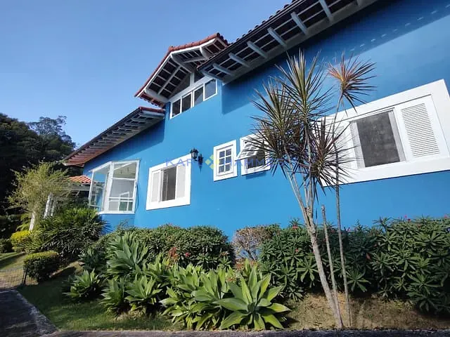 Casa com 2245m² 5 quartos e 5 banheiros, à venda, no bairro Samambaia em Petrópolis