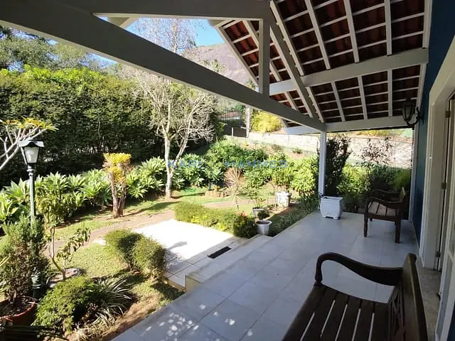 Casa com 2245m² 5 quartos e 5 banheiros, à venda, no bairro Samambaia em Petrópolis