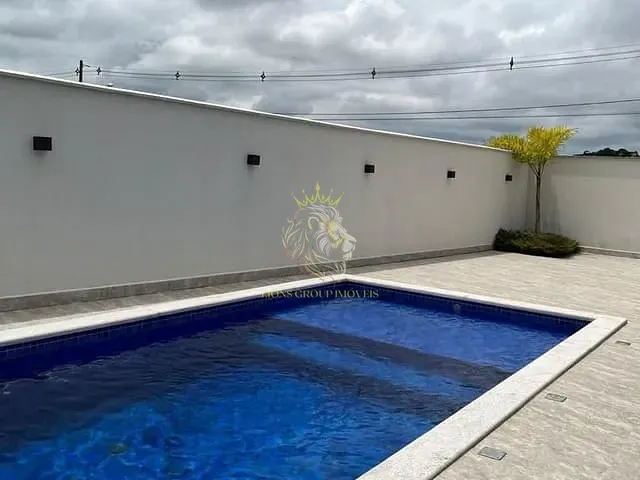 Casa 3 quartos e 5 banheiros, à venda, no bairro Santa Regina em Camboriú