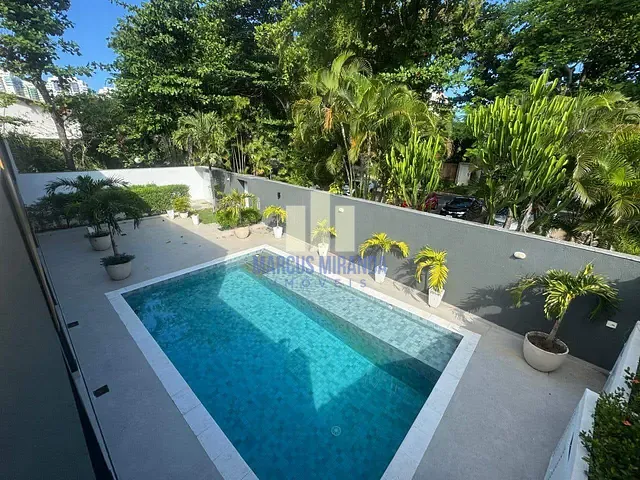 Casa com 600m² 5 quartos e 8 banheiros, à venda, no bairro Barra da Tijuca em Rio de Janeiro