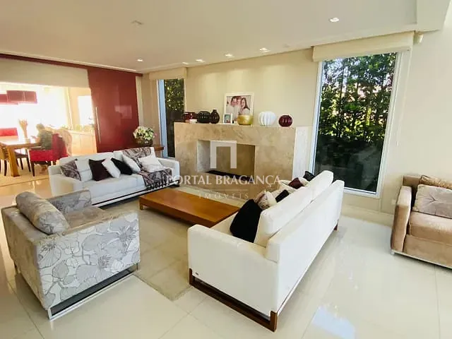 Casa com 1026m² 4 quartos e 6 banheiros, à venda, no bairro Condomínio Residencial Campos do Conde em Bragança Paulista