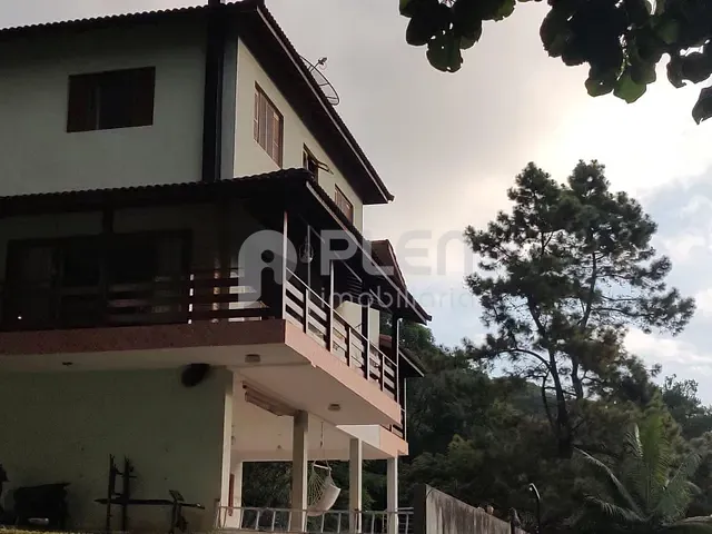 Casa com 1300m² 4 quartos e 6 banheiros, à venda, no bairro Caraguatá em Mairiporã