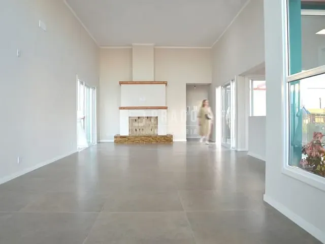 Casa com 442m² 3 quartos e 4 banheiros, à venda, no bairro Laranjal em Pelotas