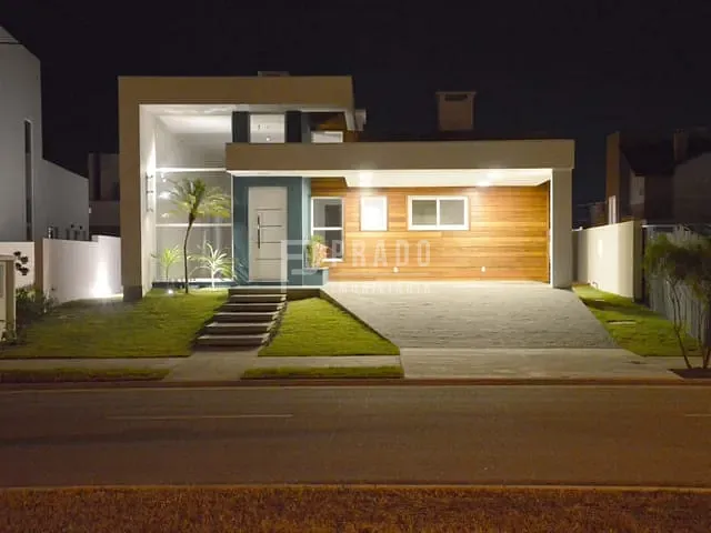 Casa com 442m² 3 quartos e 4 banheiros, à venda, no bairro Laranjal em Pelotas