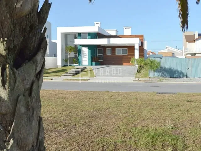 Casa com 442m² 3 quartos e 4 banheiros, à venda, no bairro Laranjal em Pelotas