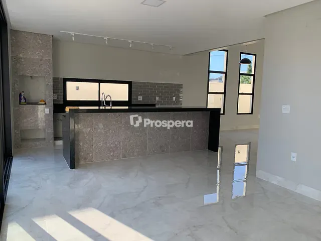 Casa com 382m² 3 quartos e 4 banheiros, à venda, no bairro Condomínio Residencial Gaudi em Anápolis
