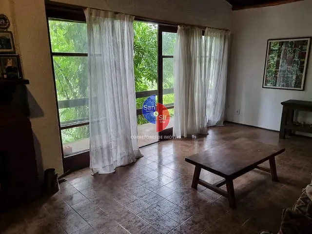 Casa com 420m² 3 quartos e 2 banheiros, à venda, no bairro Corujas em Guapimirim