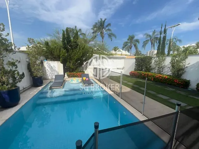 Casa com 400m² 4 quartos e 9 banheiros, à venda, no bairro Barra da Tijuca em Rio de Janeiro