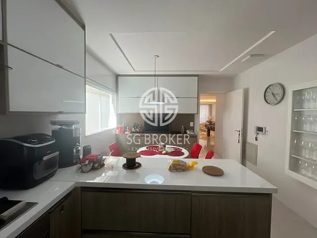 Casa com 400m² 4 quartos e 9 banheiros, à venda, no bairro Barra da Tijuca em Rio de Janeiro