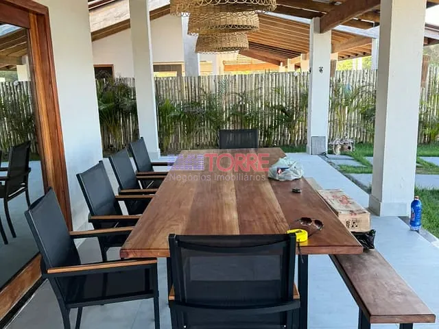 Casa com 450m² 5 quartos e 6 banheiros, à venda, no bairro Olivença em Ilhéus
