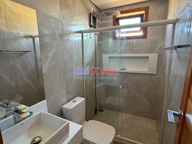 Casa com 450m² 5 quartos e 6 banheiros, à venda, no bairro Olivença em Ilhéus