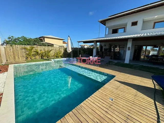 Casa com 450m² 5 quartos e 6 banheiros, à venda, no bairro Olivença em Ilhéus