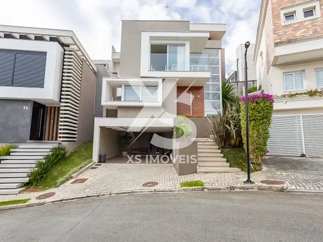 Casa 3 quartos e 5 banheiros, à venda, no bairro Pilarzinho em Curitiba