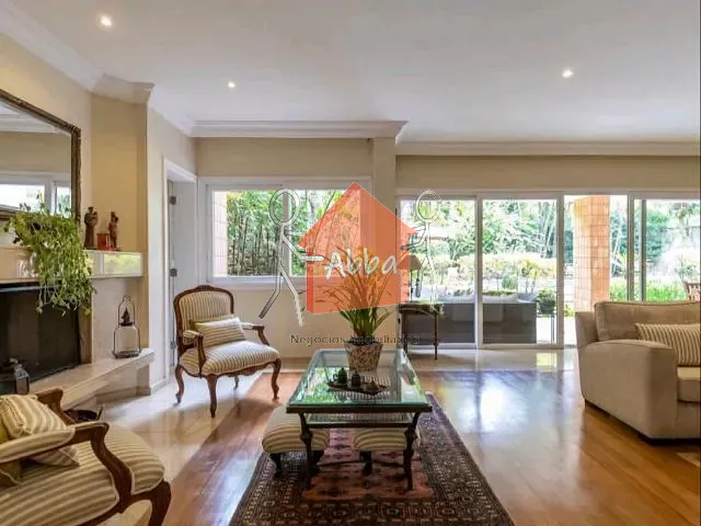 Casa com 1100m² 4 quartos e 5 banheiros, à venda, no bairro Jardim Cordeiro em São Paulo