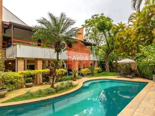 Casa com 1100m² 4 quartos e 5 banheiros, à venda, no bairro Jardim Cordeiro em São Paulo