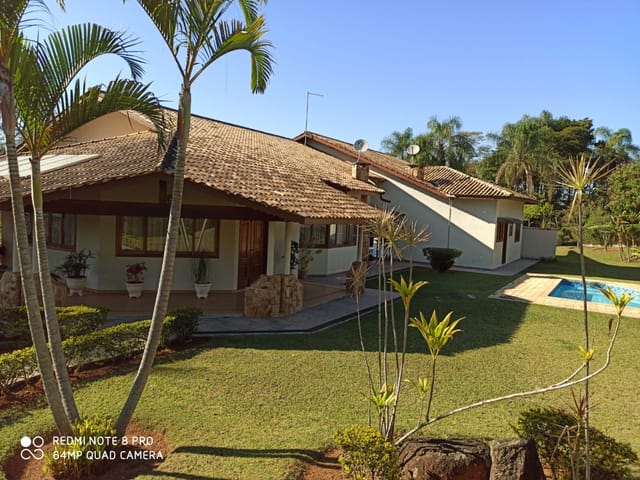 Casa com 2471m² 4 quartos e 6 banheiros, à venda ou para alugar, no bairro Condomínio Jardim das Palmeiras em Bragança Paulista