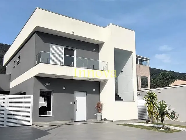 Casa com 384m² 3 quartos e 1 banheiro, à venda, no bairro Mar Verde II em Caraguatatuba