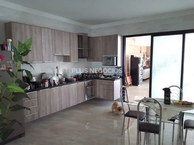 Casa com 420m² 3 quartos e 3 banheiros, à venda, no bairro Jardim Novo Horizonte em Sorocaba