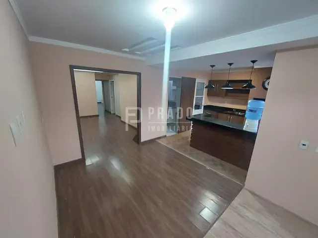Casa 2 quartos e 2 banheiros, à venda, no bairro Três Vendas em Pelotas