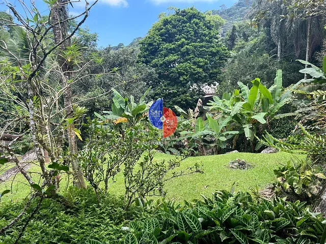 Casa com 2605m² 6 quartos e 3 banheiros, à venda, no bairro Monte Olivete em Guapimirim