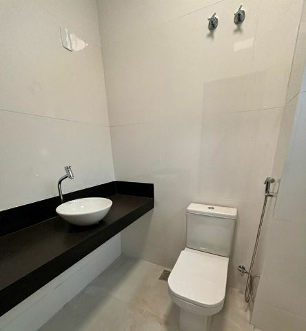 Casa com 406m² 3 quartos e 5 banheiros, à venda, no bairro Residencial Goiânia Golfe Clube em Goiânia