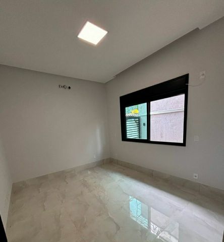 Casa com 406m² 3 quartos e 5 banheiros, à venda, no bairro Residencial Goiânia Golfe Clube em Goiânia