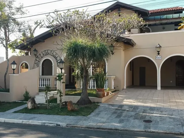 Casa com 525m² 4 quartos e 7 banheiros, à venda, no bairro Jardim Chapadão em Campinas