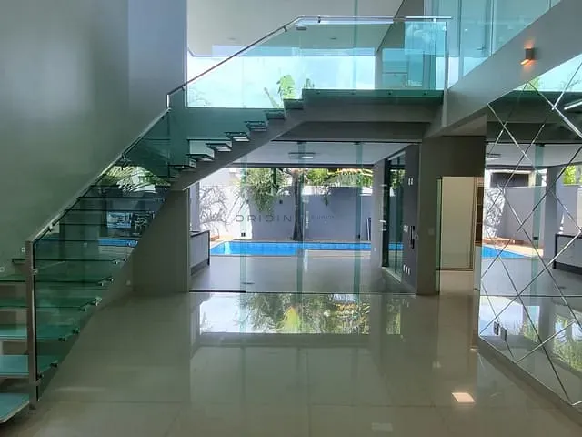 Sobrado com 450m² 4 quartos e 6 banheiros, à venda, no bairro Residencial Damha II em Campo Grande