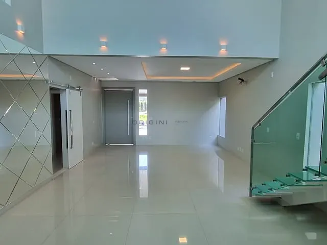 Sobrado com 450m² 4 quartos e 6 banheiros, à venda, no bairro Residencial Damha II em Campo Grande