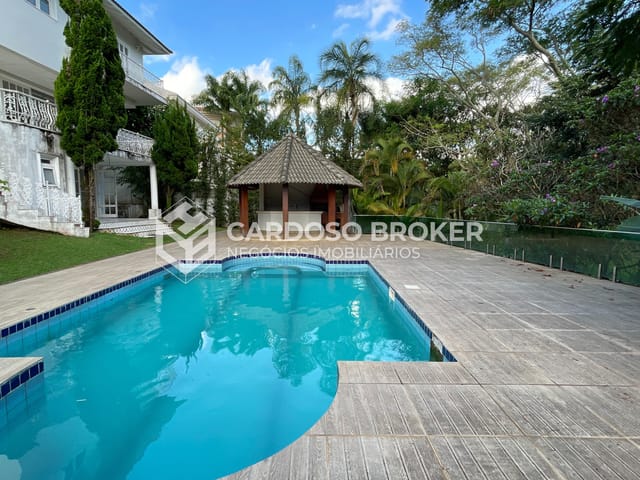 Casa com 980m² 5 quartos e 8 banheiros, à venda, no bairro Alphaville em Santana de Parnaíba