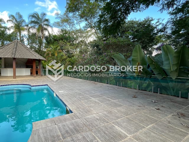 Casa com 980m² 5 quartos e 8 banheiros, à venda, no bairro Alphaville em Santana de Parnaíba
