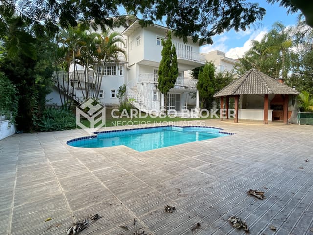 Casa com 980m² 5 quartos e 8 banheiros, à venda, no bairro Alphaville em Santana de Parnaíba