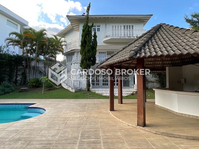 Casa com 980m² 5 quartos e 8 banheiros, à venda, no bairro Alphaville em Santana de Parnaíba