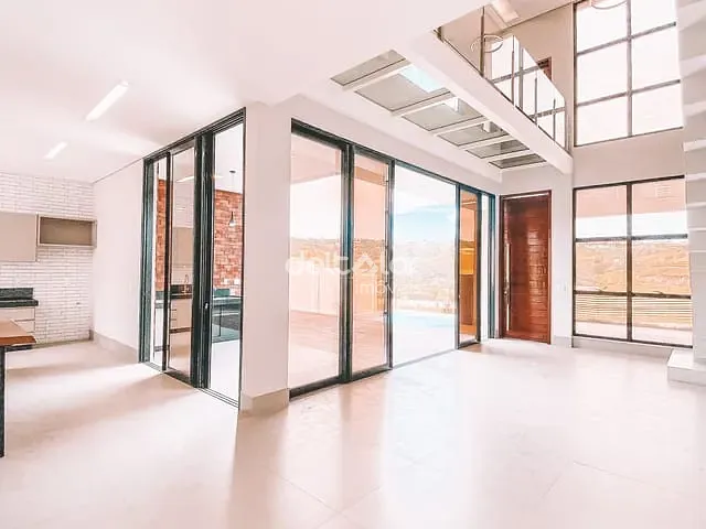 Casa com 504m² 4 quartos e 3 banheiros, para alugar, no bairro Alphaville Vespasiano em Vespasiano