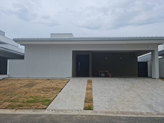 Casa com 405m² 3 quartos e 3 banheiros, à venda, no bairro Condominio Residencial Real Ville em Pindamonhangaba