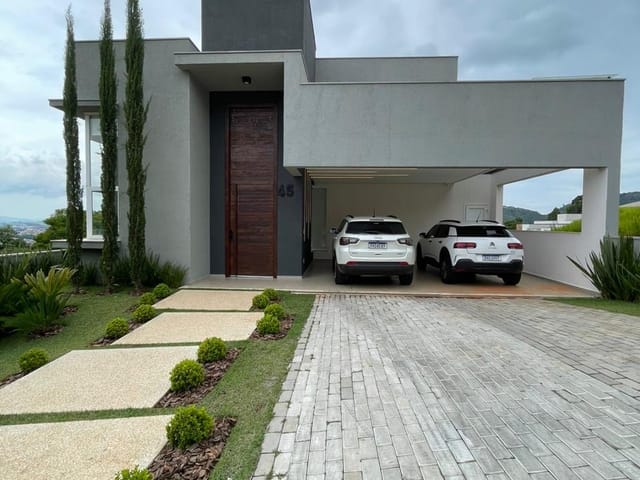 Casa com 460m² 4 quartos e 6 banheiros, à venda ou para alugar, no bairro Condomínio Residencial Campos do Conde em Bragança Paulista